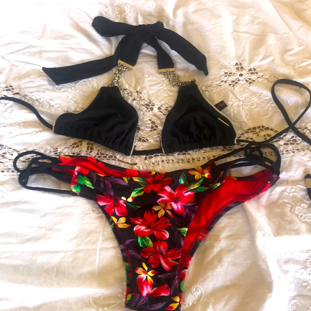 Bikini 🚦BOGO sale.  Stoplight items are buy one get one free